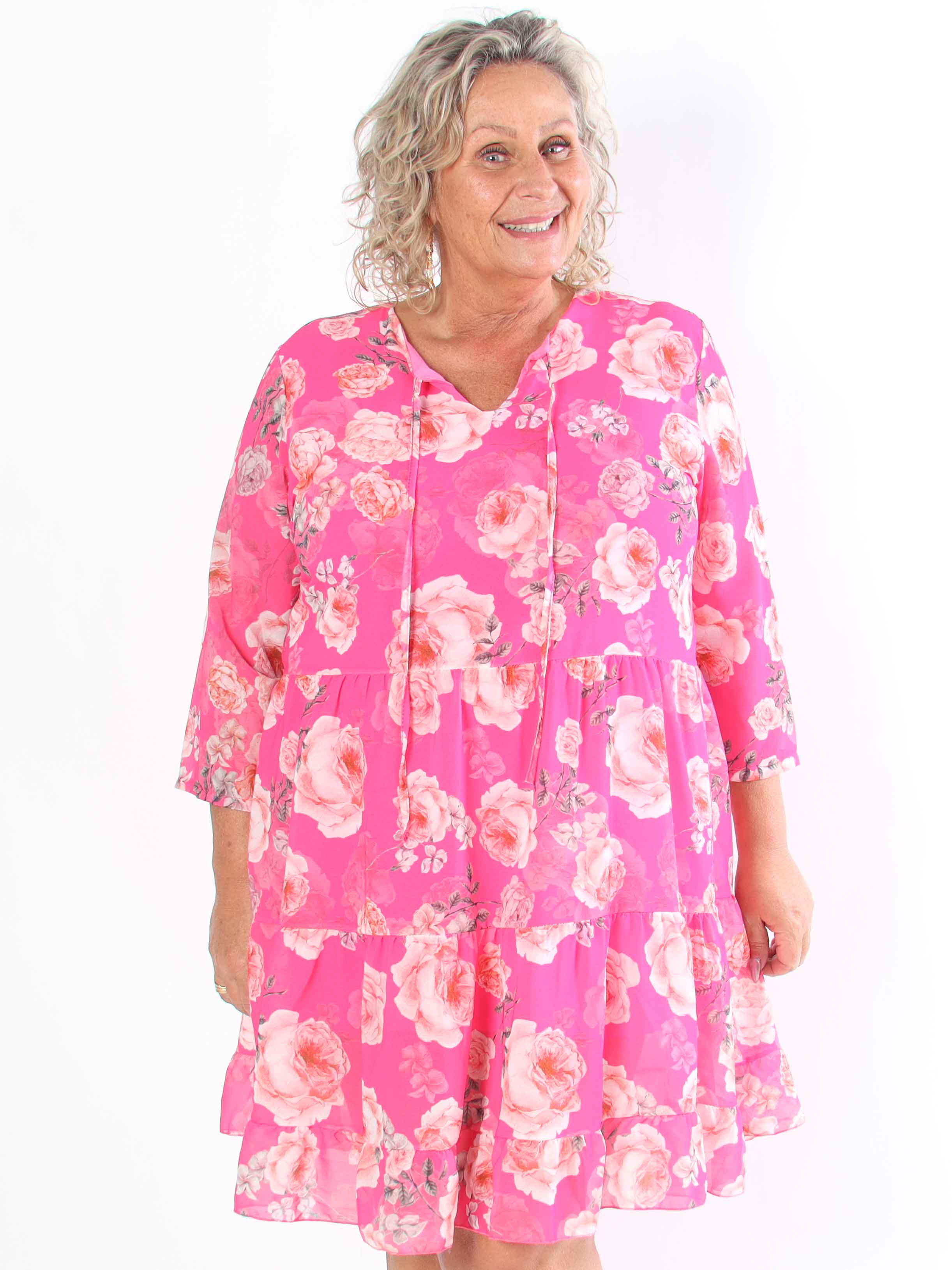 Stella - Blomsterkjole i chiffon med viskose underkjole